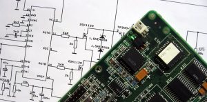 Read more about the article Elektronik Devrelerin Tasarımı ve Analizi: Temel İlkeler